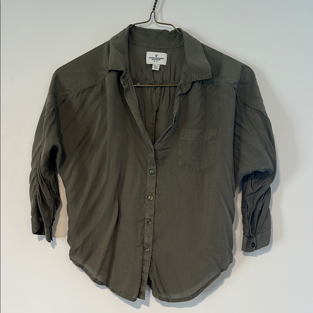 American Eagle Outfitters Green Button Down 3/4 Sleeve Blouse